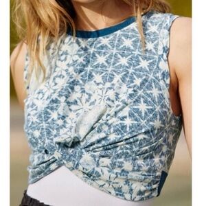 FREE PEOPLE MOVEMENT Undertow Twist Crop Top Tank Large